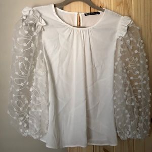 ZARA puff sleeved blouse